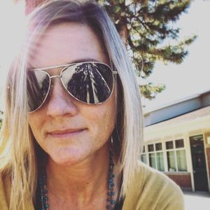 Meet your Posher, Elissa